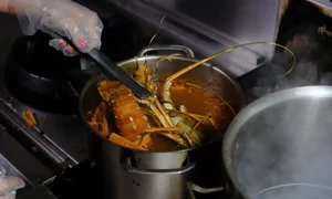 The 600,000 VND Lobster Pho: A Luxury Culinary Experience in Saigon - image 10