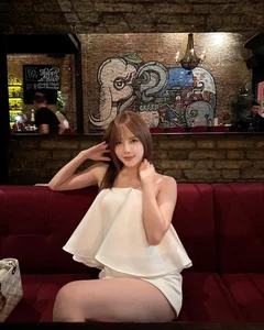 Thiều Bảo Trâm's Bold Fashion Choices and Rising Influence in Vietnamese Pop Culture - image 3