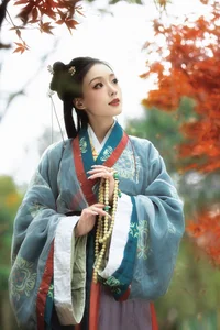 Exploring Contemporary Beauty in Art Language Vol.6385 with the Captivating Qiqi - image 14