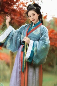 Exploring Contemporary Beauty in Art Language Vol.6385 with the Captivating Qiqi - image 10