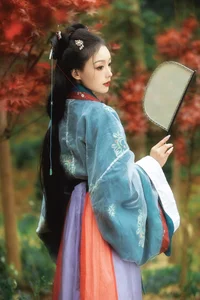Exploring Contemporary Beauty in Art Language Vol.6385 with the Captivating Qiqi - image 18