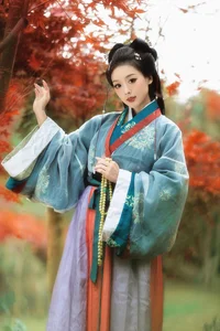 Exploring Contemporary Beauty in Art Language Vol.6385 with the Captivating Qiqi - image 9