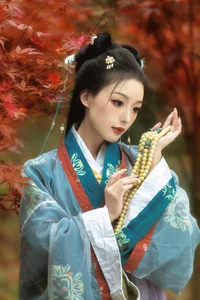 Exploring Contemporary Beauty in Art Language Vol.6385 with the Captivating Qiqi - image 6