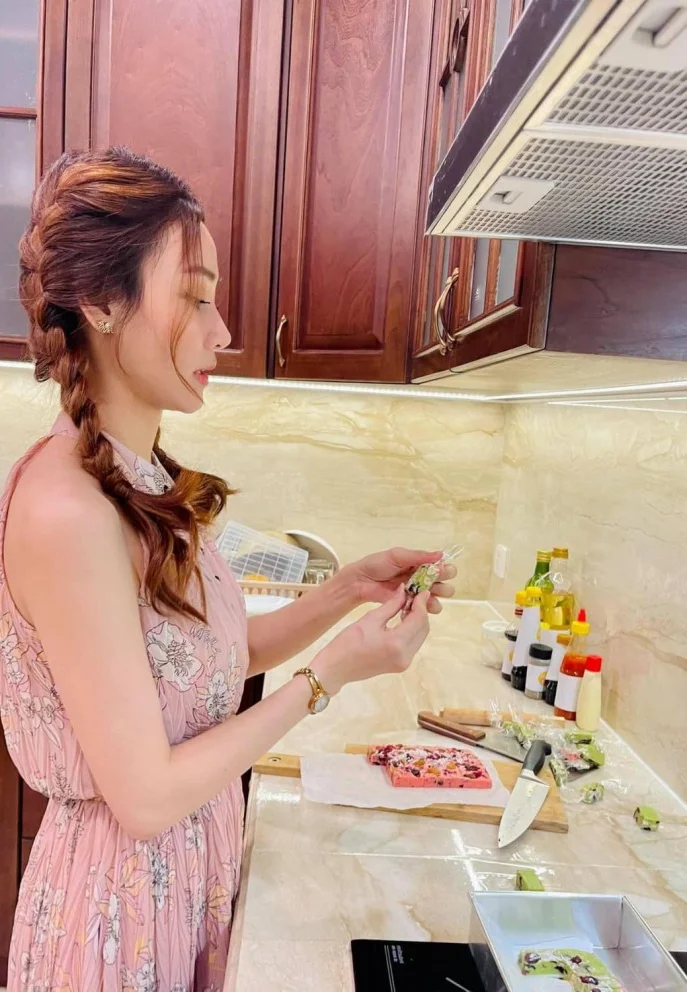 Vietnamese Stars March 15, 2024: Dan Truong's Youthful Look and Celeb Updates
