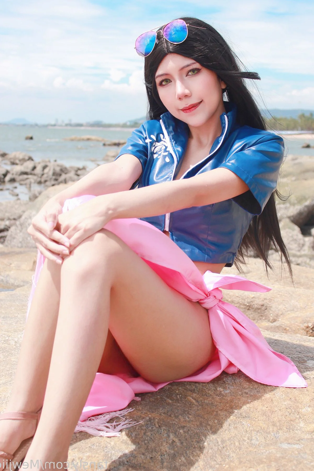 Captivating Nico Robin Cosplay by lMusicl: A Sun-Drenched Seaside Adventure