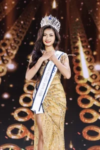 The Captivating Beauty and Career of Miss Cosmo Vietnam Xuan Hanh - image 3