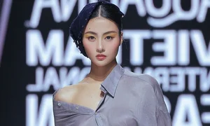 The Captivating Beauty and Career of Miss Cosmo Vietnam Xuan Hanh - image 7
