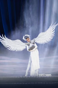 The Captivating Beauty and Career of Miss Cosmo Vietnam Xuan Hanh - image 2