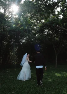 Footballer Thanh Chung Shares Romantic Moments with His Beautiful Wife - image 10