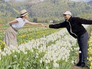 Homebound Happiness: Huynh Dong and Ai Chau Share Heartwarming Moments in Vietnam - image 3