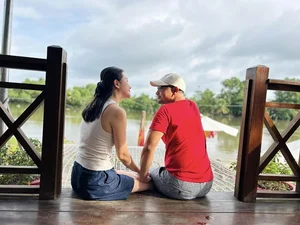 Homebound Happiness: Huynh Dong and Ai Chau Share Heartwarming Moments in Vietnam - image 1