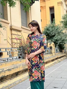 Vietnamese Celebrities Share Heartwarming Family News and Global Travel Adventures - image 2