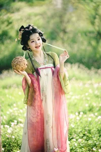 YiTuYu Art Language Vol.7285: Xiao Yu's Captivating Portrait Series - image 22