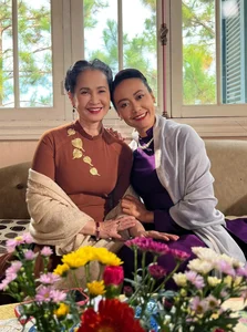 Vietnamese Star Updates: Miss Diem Huong Shines as a Wedding MC in Canada - image 4