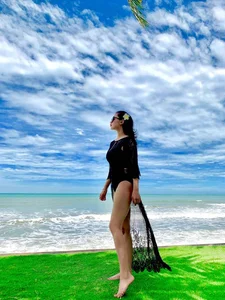 The Happy Lives of Nghe An’s Famous Hot Girls Married to Football Stars - image 9
