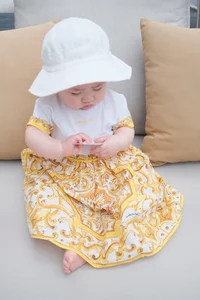 A Hau Tu Anh and Her Daughter Share Sweet Moments in Matching Outfits - image 4