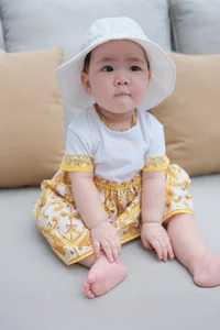 A Hau Tu Anh and Her Daughter Share Sweet Moments in Matching Outfits - image 3