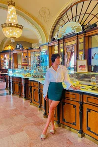 MC Phuong Mai Visits the World’s Most Beautiful Cafe in Style - image 1
