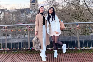 Scholarship Hunter Earns 250 Million to Fund Parents' Europe Trip - image 6