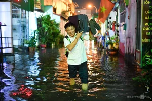 Ho Chi Minh City Residents Face Disruptions During High Tide Season - image 5