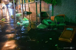 Ho Chi Minh City Residents Face Disruptions During High Tide Season - image 7