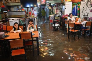 Ho Chi Minh City Residents Face Disruptions During High Tide Season - image 4