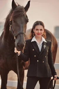 Phanh Lee’s Glamorous Life After Showbiz: High-End Travel and Luxury Living - image 8