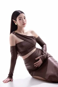 Miss Vietnam Do My Linh Radiates Elegance in Stunning New Pregnancy Photoshoot - image 1