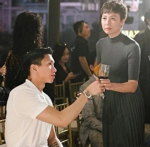 Doan Van Hau's Mother-in-Law Steals the Spotlight in New Family Photo with Daughter Doan Hai My - image 2