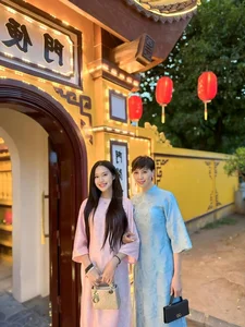 Doan Van Hau's Mother-in-Law Steals the Spotlight in New Family Photo with Daughter Doan Hai My - image 5