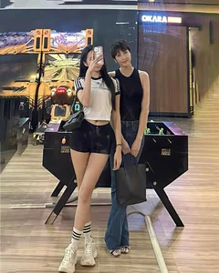 Doan Van Hau's Mother-in-Law Steals the Spotlight in New Family Photo with Daughter Doan Hai My - image 3