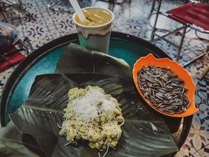 Autumn in Hanoi: Must-Try Local Delicacies for Every Traveler - image 3