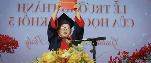 Emotional Finale of My Happy Unexpected Family: Long's Graduation and the Power of Kinship - image 17