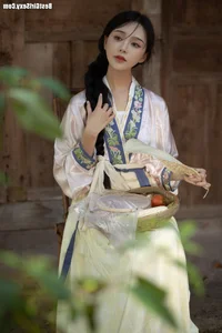 Art Language Vol.4050: Su Mei Zai Lu Shang - A Visual Journey with YiTuYu - image 11