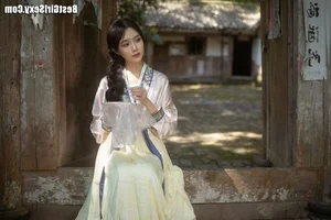 Art Language Vol.4050: Su Mei Zai Lu Shang - A Visual Journey with YiTuYu - image 0