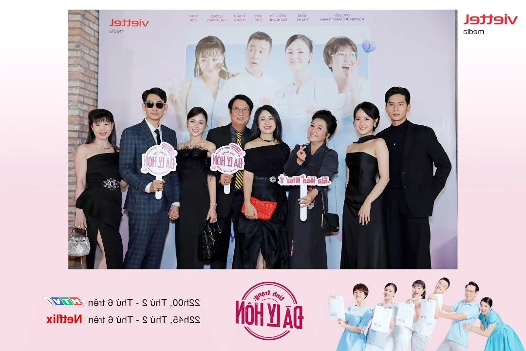 Stars Dazzle in All Black Outfits at Divorced Movie Premiere Red Carpet