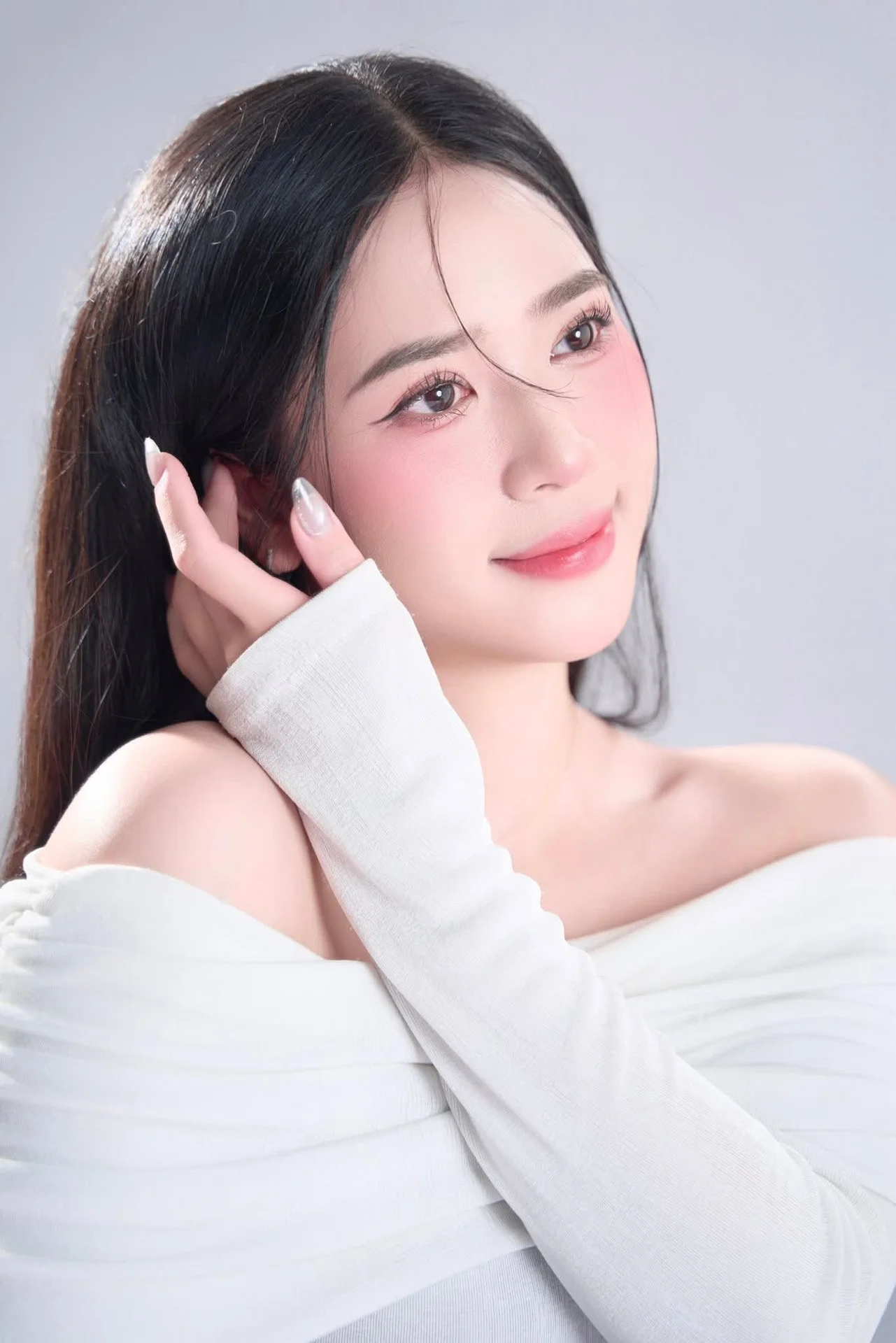 Serene Beauty of a Gentle Girl Explore Pure Charm and Dreamy Aura in a Minimalist Portrait