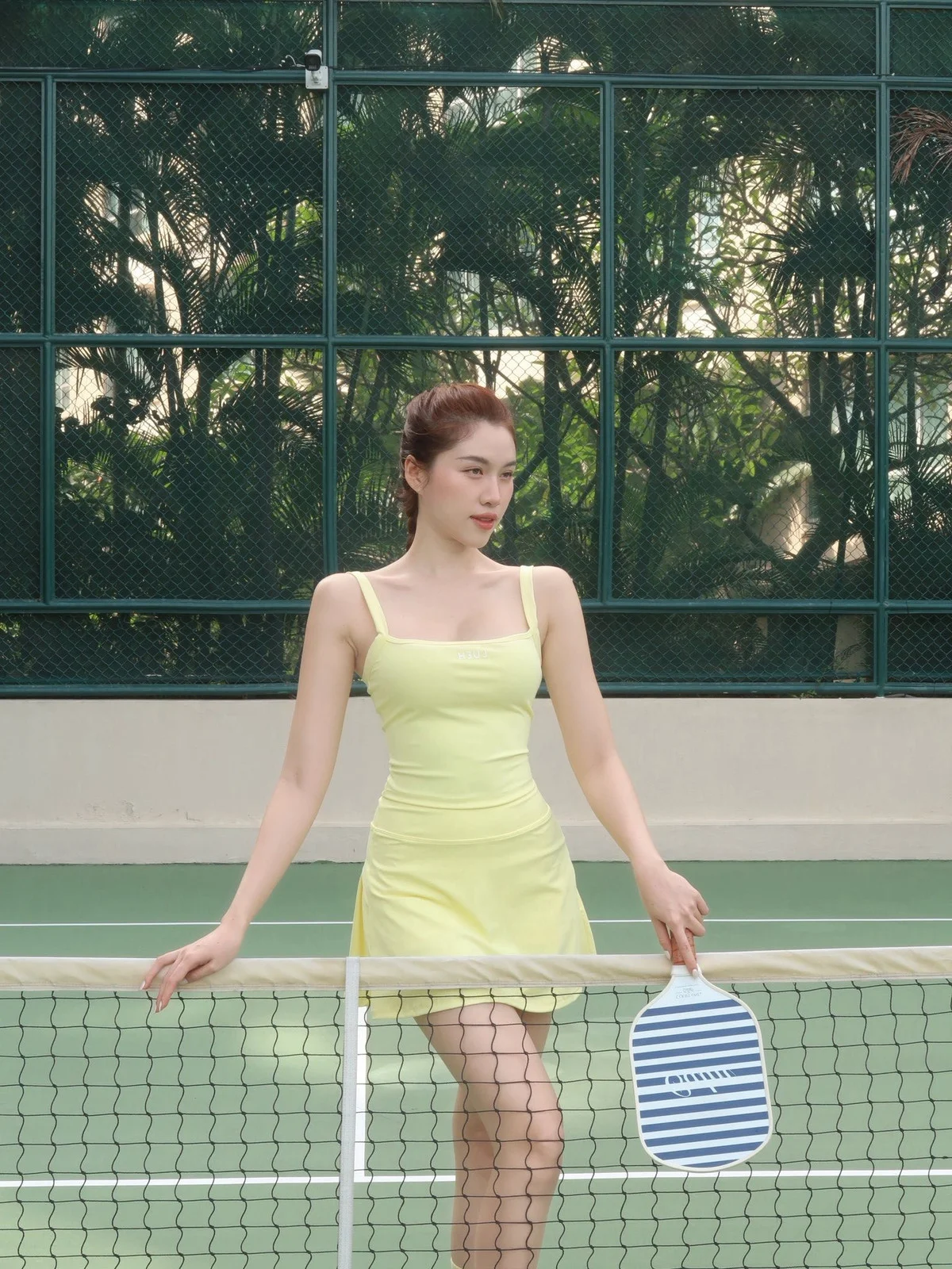 Vibrant Sporty Chic: MC Thanh Thanh Huyen Glows on the Pickleball Court
