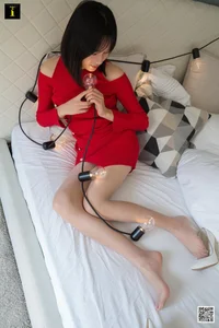 Elegant Red Fashion Secrets: Featuring Xiao Xiao in the IESS Collection - image 90