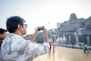 Exploring Ba Den Mountain: The Emerging Spiritual Tourism Hub for International Travelers - image 0