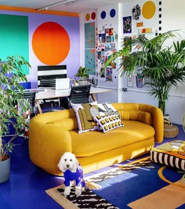 How a Creative Artist Transformed a Plain Room into a Colorful Studio - image 2