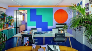 How a Creative Artist Transformed a Plain Room into a Colorful Studio - image 7