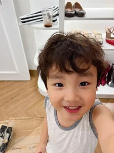 Hoa Minzy Shares Parenting Update: Why Son Baby Bo Is Becoming Sensitive to Strangers - image 6