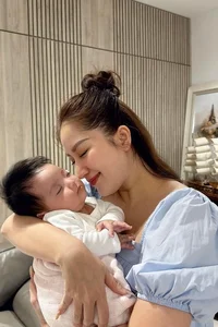 Phan Hiển and Khánh Thi: A Humorous Glimpse into Family Life - image 8