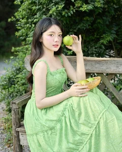 Mukbang Influencer Transforms into a Green Fairy in Enchanting Summer Gallery - image 10