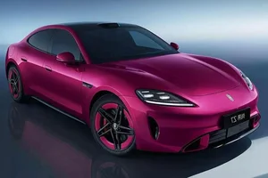SAIC Z7: The Chinese Electric Vehicle Challenging the Porsche Taycan for a Fraction of the Price - image 5