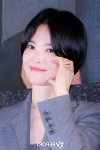 Song Hye Kyo: The Ageless Beauty and South Korean Screen Icon - image 8