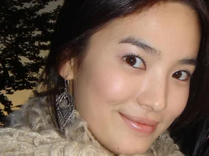 Song Hye Kyo: The Ageless Beauty and South Korean Screen Icon - image 11