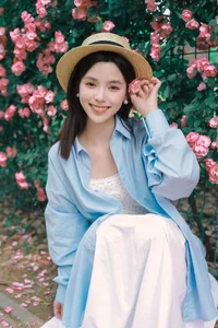 YiTuYu Art Language Vol.7055 Featuring Xiao Meng: Elegant Portrait Photography Collection - image 10