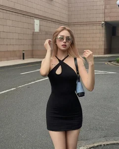 Xoài Non’s Fashionista Style: A Look at Her Bold and Trendy Wardrobe Choices - image 4